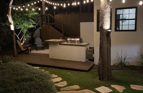 Riverside House | A Hidden Retreat, Entertainer's Dream Downtown!