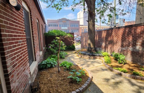 Downtown Detroit Apartment | A historic gem w/modern comfort - ideal setting for group stays, & gatherings