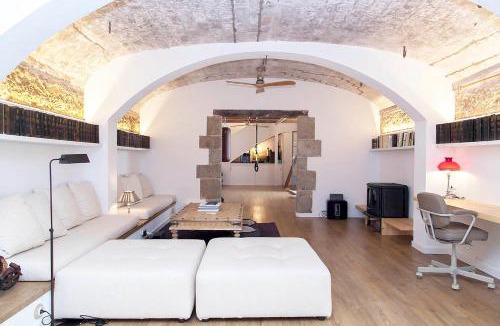 Caldes d'Estrac House | A historic XVI century beach home near Barcelona