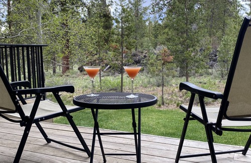 Deer Park House | A Home Away From Home! All the feel and warmth of home for family and friends.
