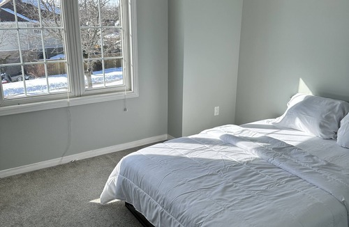 Oshawa House | A home away from home