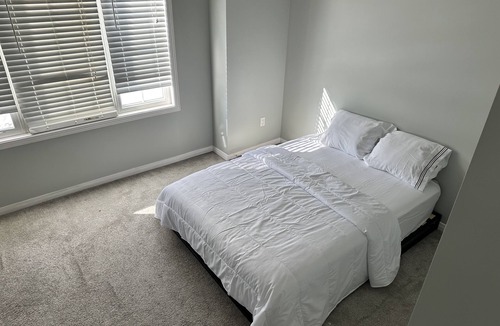 Oshawa House | A home away from home