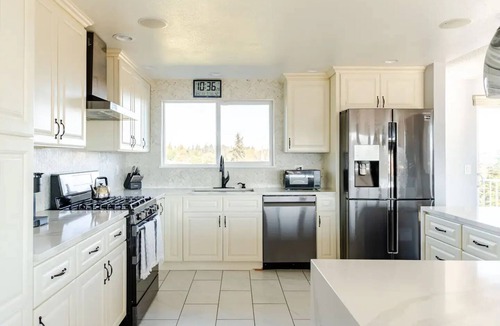 SeaTac House | A Home Away from Home!