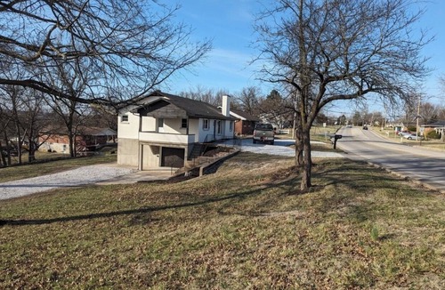 Jefferson City Apartment | A Home Away From Home