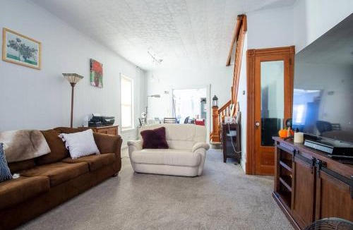 Fleetwood Apartment | A- home -away -from -yours