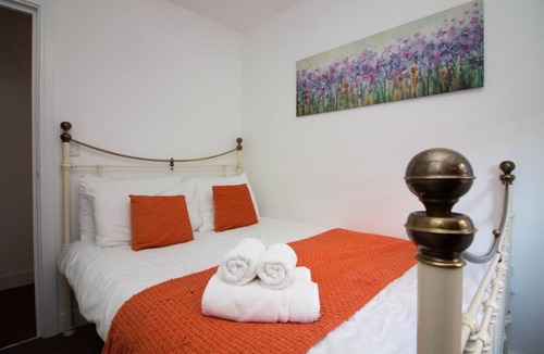 Eastleigh Apartment | A Home From Home - Spacious Comfortable Accommodation to Meet Your Needs