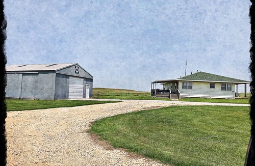 Kay County Cabin | A Home on the Range. 3 bedroom Ranch cabin near Kaw Lake.