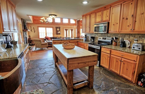 Fleetwood Cabin | A Home Sweet Home: Spacious 5-bedroom cabin in Fleetwood, NC,great for family retreats