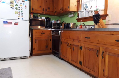 Dumbarton Bed & Breakfast | A house full of steel balls and games