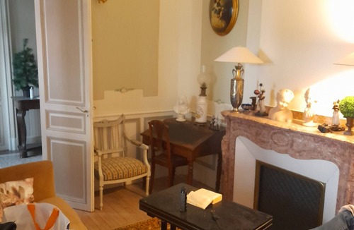 Lezignan-Corbieres Bed & Breakfast | A house of character, decorated with care, offering a warm and refined setting.