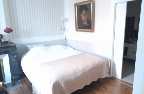 Lezignan-Corbieres Bed & Breakfast | A house of character, decorated with care, offering a warm and refined setting.
