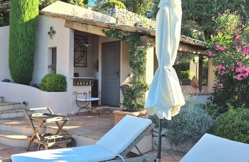 Mandelieu-La-Napoule Villa | A house with a charming interior