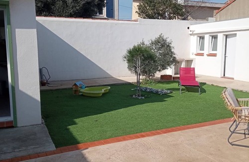 Le Grand Large House | A house with an attached fully equipped studio, air-conditioned