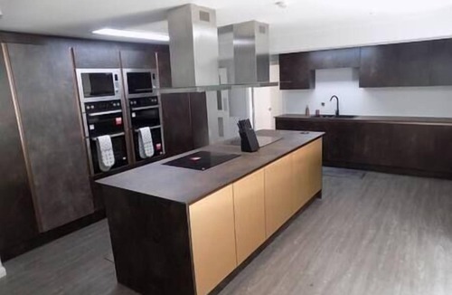 Bontnewydd House | A Huge Holiday Home. When SIZE is important.