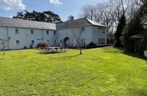 Bontnewydd House | A Huge Holiday Home. When SIZE is important.