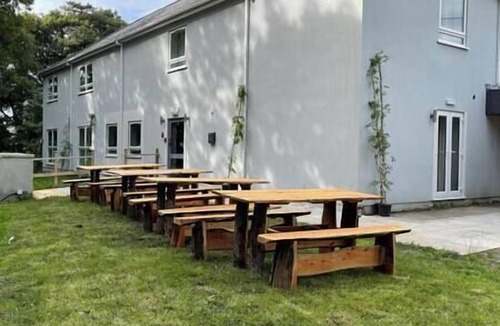 Bontnewydd House | A Huge Holiday Home. When SIZE is important.