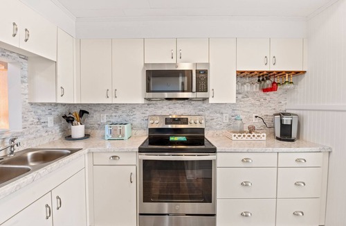 Manteo Condo | A Joyful Sound: Canalfront | Private Boat Slip
