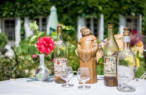 Saint-Hilaire-de-Villefranche Bed & Breakfast | A L'Antan - La Ferme D'Octave