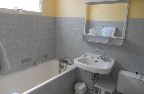 Saint-Jean-le-Thomas Bed & Breakfast | A L'Abri des Vents