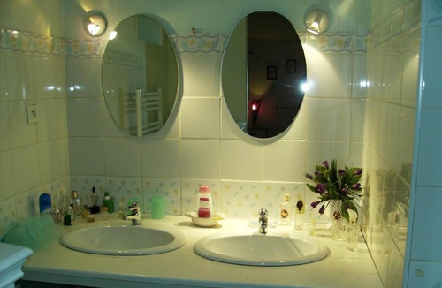 Saint-Hilaire-de-Villefranche Bed & Breakfast | A L'Antan - La Ferme D'Octave