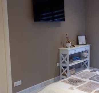 Brison-Saint-Innocent Apartment | A l instant présent