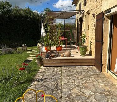 Sauveterre-la-Lemance House | A l'Orée des Vignes