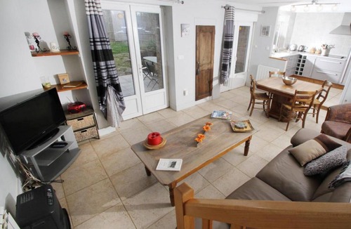 Hostun Cottage | A l'orée du bois - Gîte à Hostun