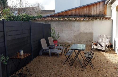 Montbrison House | A la Belle Etoile