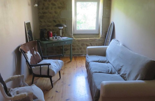 Chateauneuf-sur-Isere House | A la belle histoire