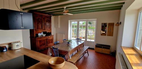 Saint-Martin-du-Lac House | A La Bruyère
