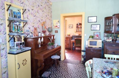 Hestrud Bed & Breakfast | "A la douane"