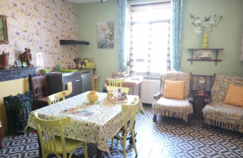 Hestrud Bed & Breakfast | "A la douane"