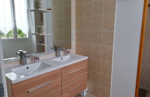 Montsoue Bed & Breakfast | A La Duvetine