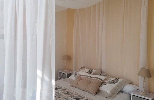 Montsoue Bed & Breakfast | A La Duvetine