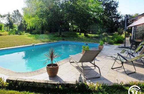 Ruille-le-Gravelais Bed & Breakfast | A la fermette de Limesle
