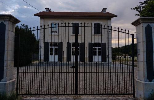 Saint-Nexans House | A la Gare