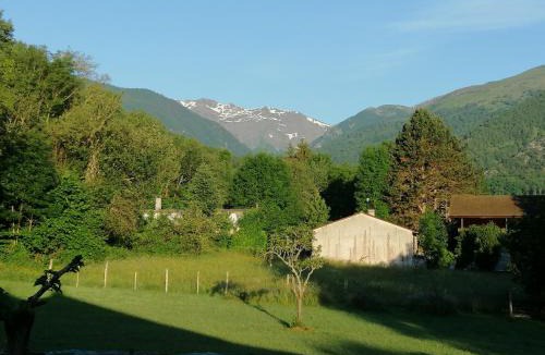 Tarascon-sur-Ariege House | A LA JOIE DE VIVRE Chez l'habitant