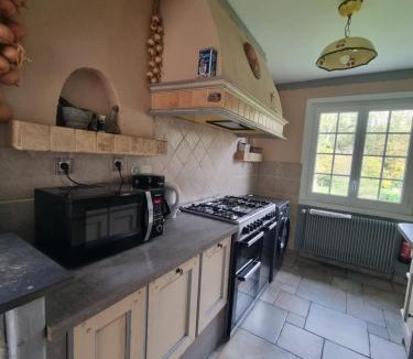 Neuilly-sous-Clermont House | A la maison du bonheur