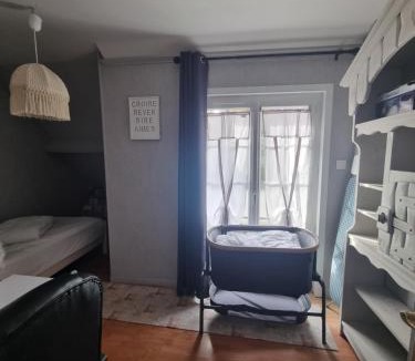 Neuilly-sous-Clermont House | A la maison du bonheur