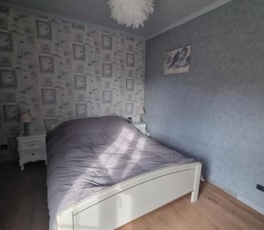 Neuilly-sous-Clermont House | A la maison du bonheur