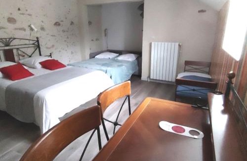 La Souterraine Hotel | A La Porte Saint Jean