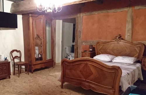 Curciat-Dongalon House | A La Poularde