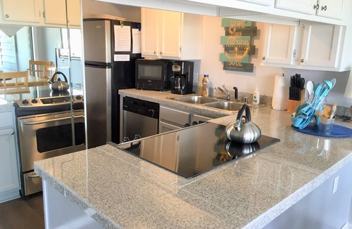 Hot Springs Condo | A Lakefront Paradise! On Beautiful Lake Hamilton - Minutes to Oaklawn!