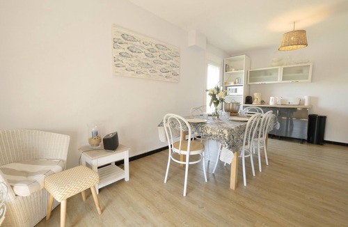 Saint-Gilles-Croix-de-Vie Ski Chalet | A large holiday home for 10 close to the sea