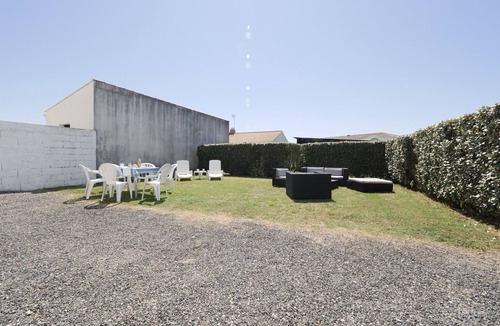 Saint-Gilles-Croix-de-Vie Ski Chalet | A large holiday home for 10 close to the sea