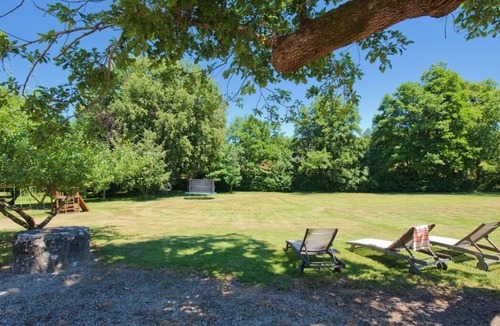 Petit-Palais-et-Cornemps House | A large Manor House with heated pool in the heart of Bordeaux wine country