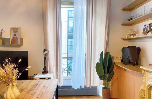 Chaussee-d'Antin Apartment | A large Haussmann-style 3p next to Galeries Lafayette.