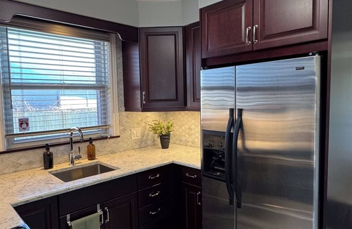 Oakridge House | A Light-filled Nordic-Style Haven Near Beach, Greektown & Danforth (10 Mins)
