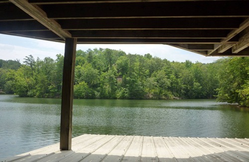 Lynn House | ~A~ Little Bit of Heaven on Lake Lanier - Convenient to TIEC
