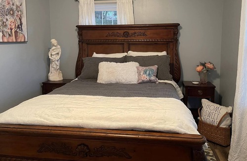 Ste Genevieve House | A little French Grace in historic district.